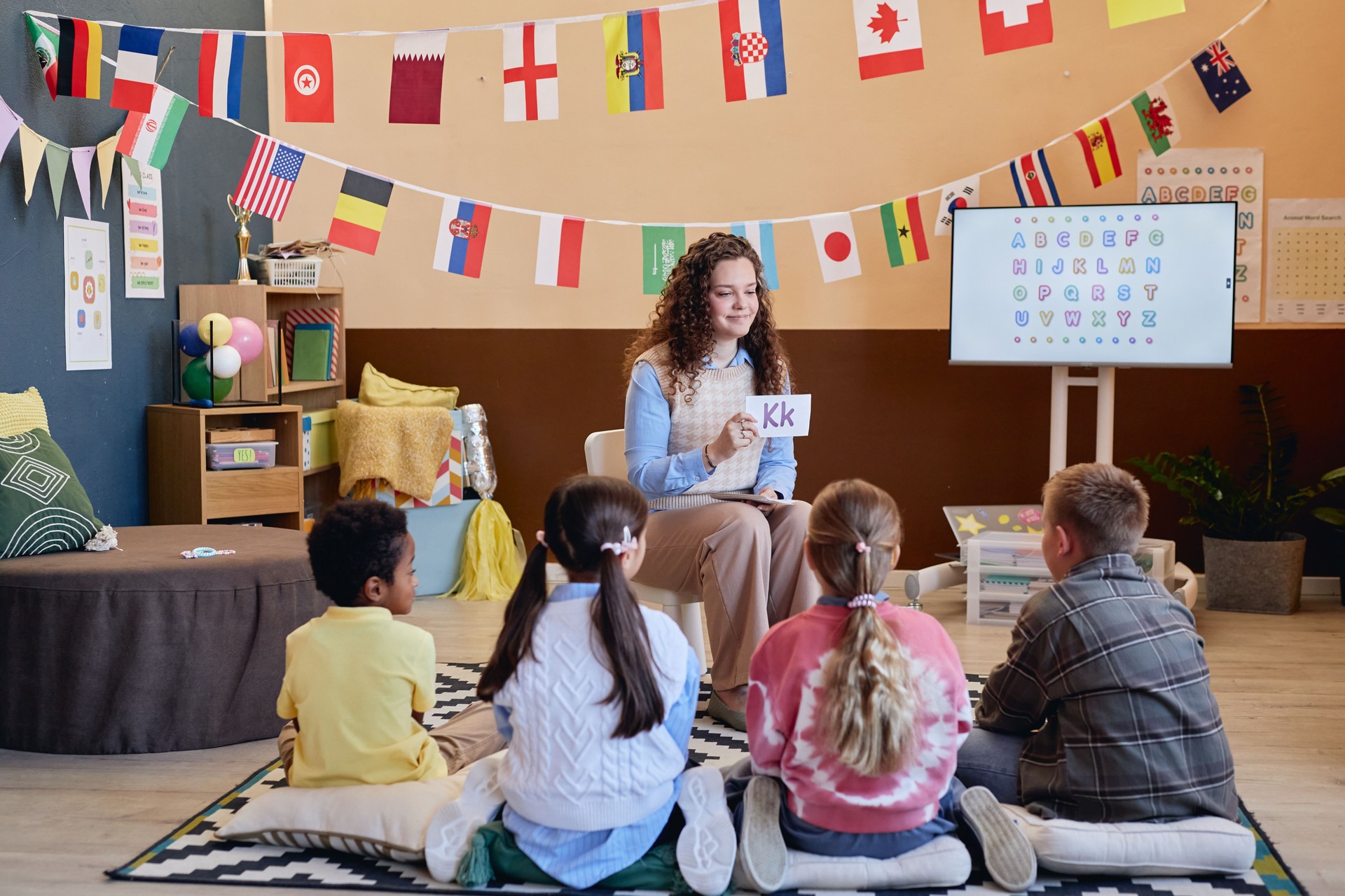 Урок англійської мови в дитячому центрі на Голосієво